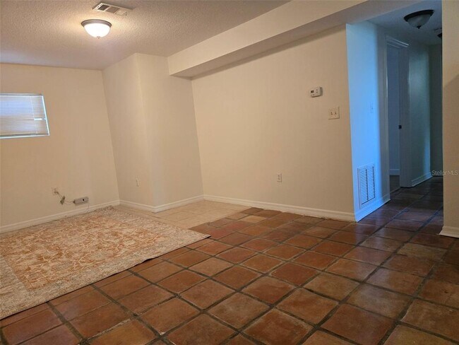 Building Photo - 2115 5th St