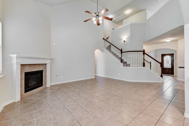 Building Photo - Live in Sterling Ridge – Short-Term Lease ...
