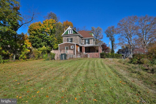 Building Photo - 112 Bryn Mawr Ave