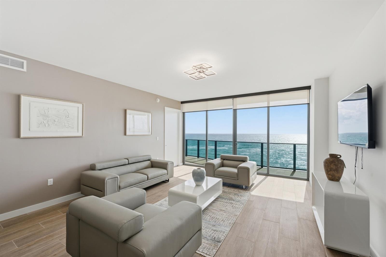 Building Photo - 900 N Ocean Blvd