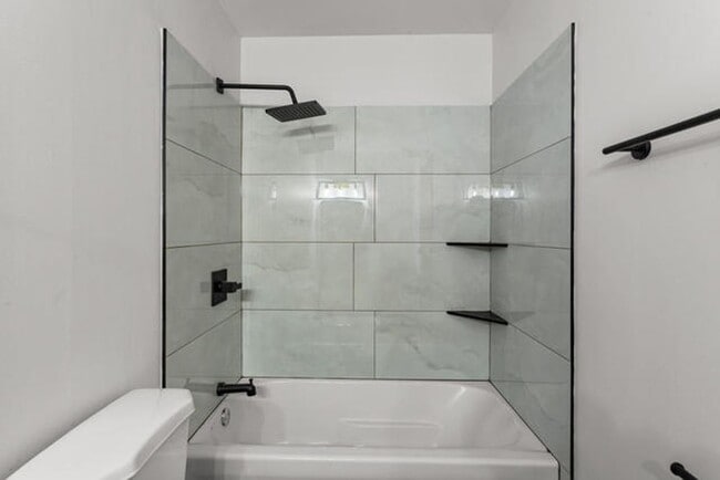 Building Photo - Fully remodeled 3 Bedroom - Available Now