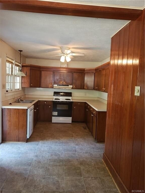 Building Photo - 14201 Harrowgate Rd