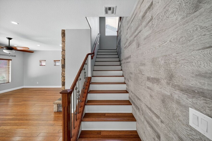 Building Photo - 2353 W Barwick Dr