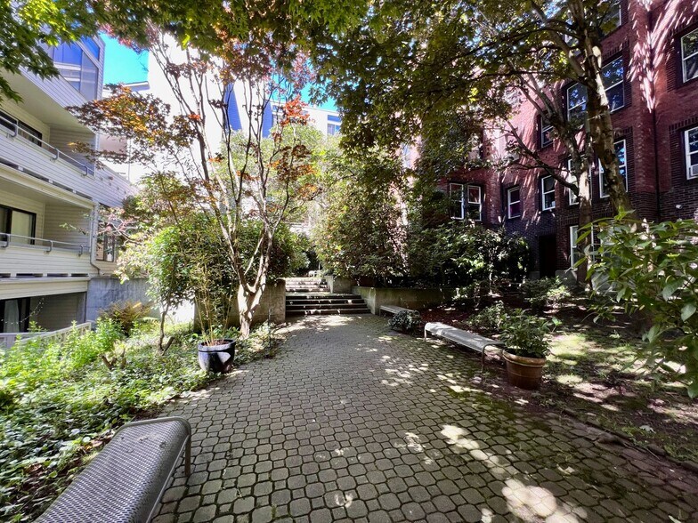 Building Photo - Underground Parking Spot!!!