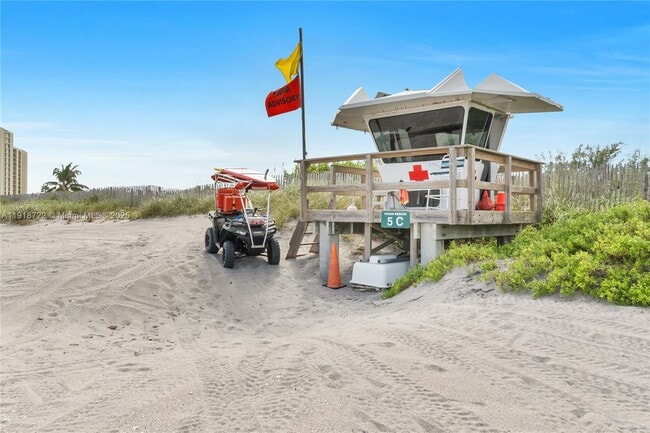 Building Photo - 200 Ocean Trail Way