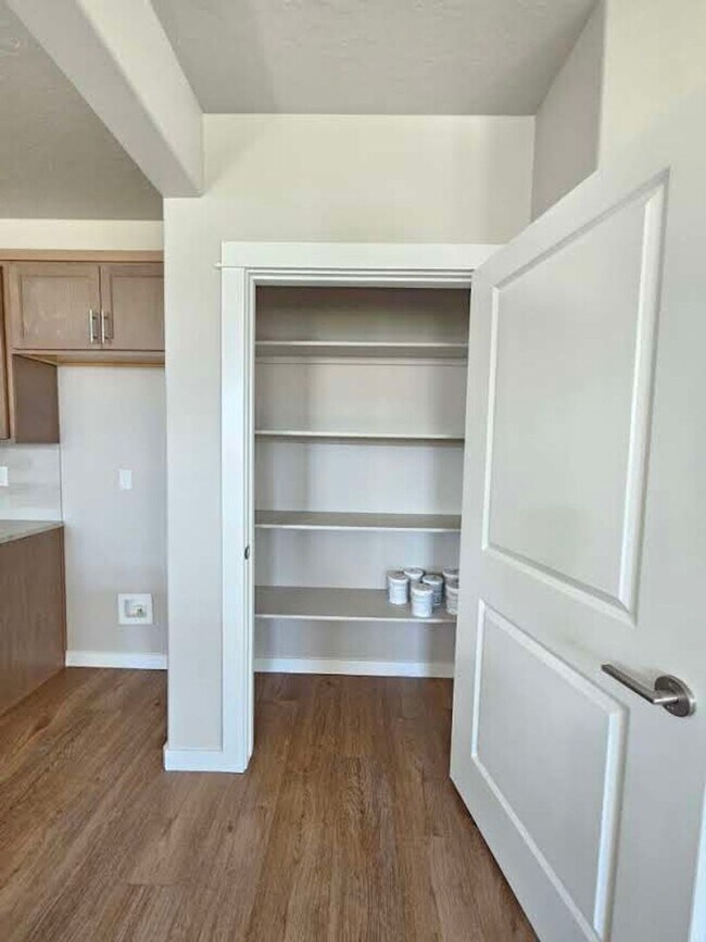 Building Photo - Brand new 3 Bed 2.5 Bath Home- Owyhee Scho...