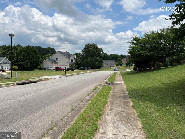 Building Photo - 80 Drew Cir