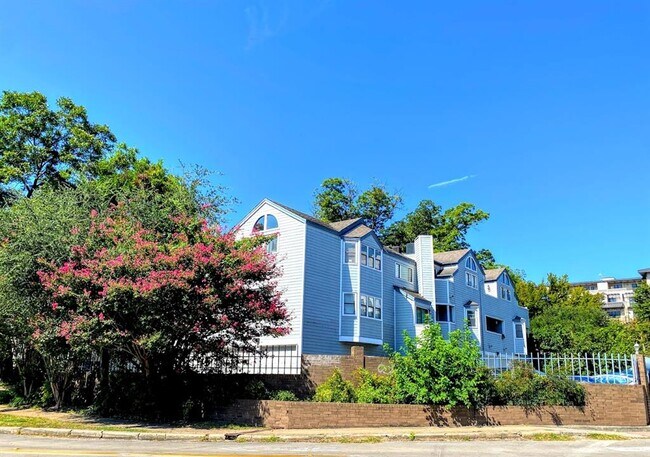 Building Photo - 1808 Rio Grande St