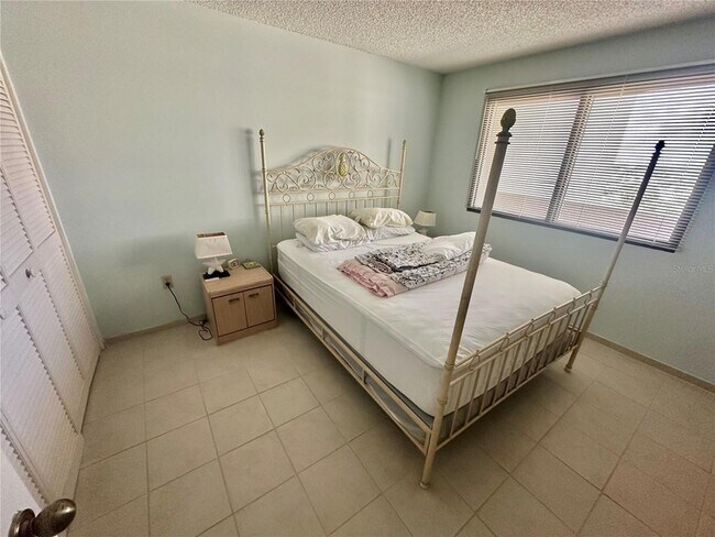 Building Photo - 6035 Sea Ranch Dr