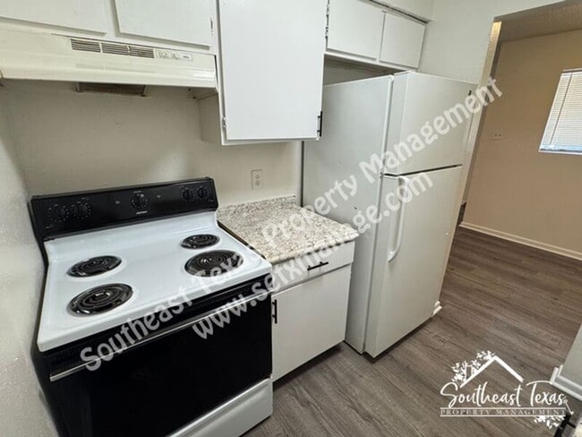 Building Photo - 401 Pinchback Rd