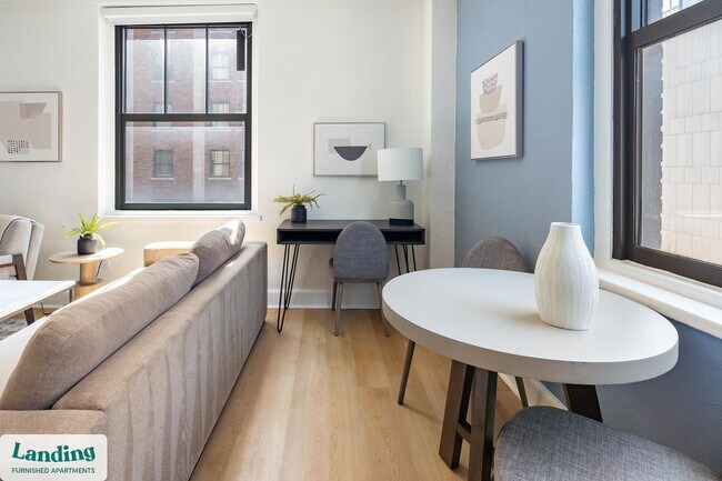 Building Photo - 933 McGee St