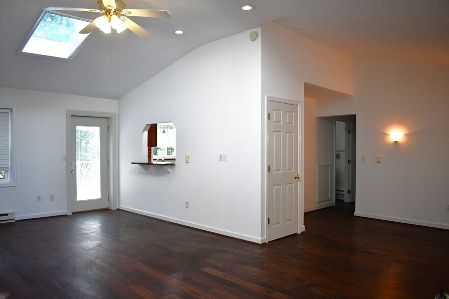 Building Photo - 11601 Heron Dr