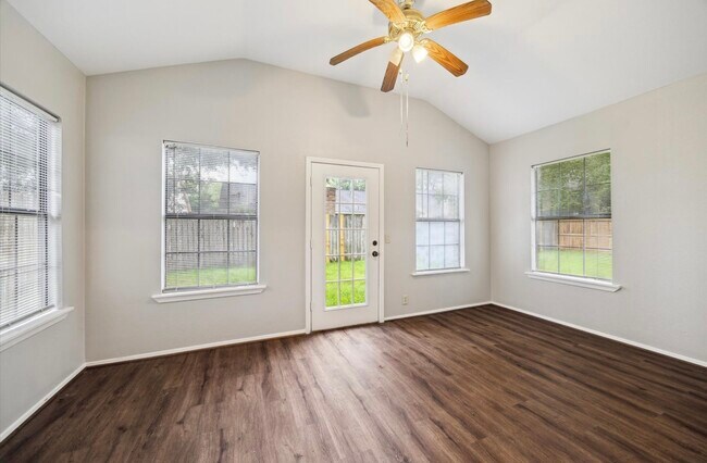 Building Photo - 25903 Long Hill Ln