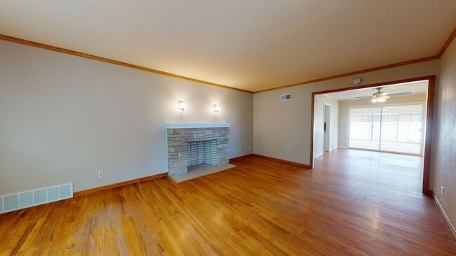 Building Photo - 3 Bedroom, 2 Bathroom House with Attached Double Garage