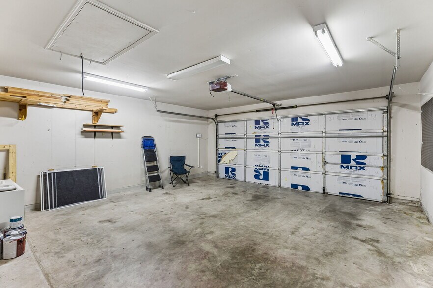 Building Photo - 7206 W Magic Mountain Ln