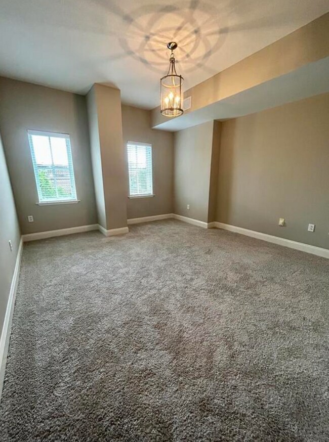 Building Photo - 721 Gov Morrison St