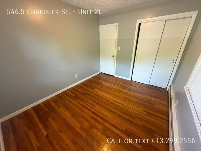 Building Photo - 546.5 Chandler St