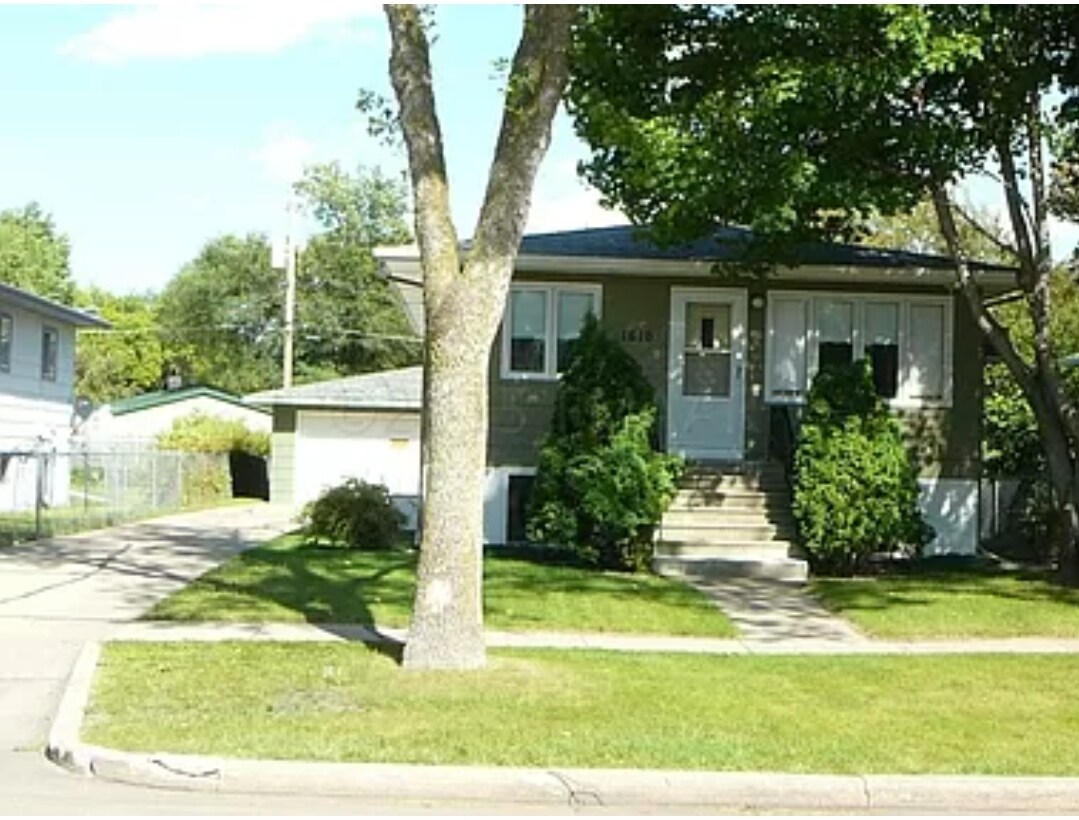 Building Photo - 1610 16th St S
