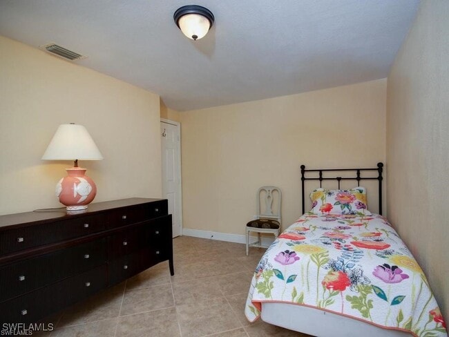 Building Photo - 4912 Hawaii Blvd