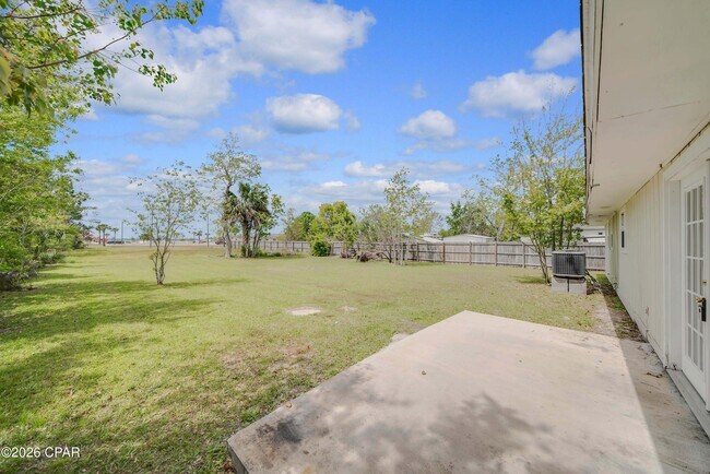 Building Photo - 404 Missouri Ave