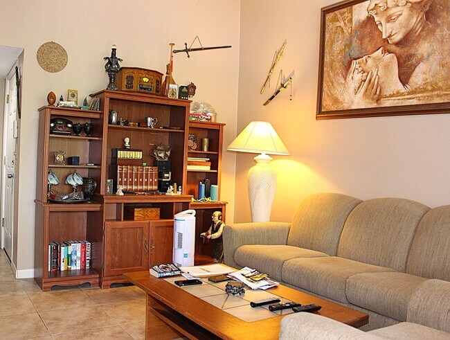 Building Photo - Lovely home in  Windhover Condos