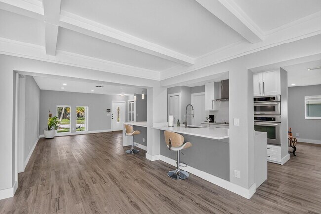 Building Photo - 14624 Country Side Ln