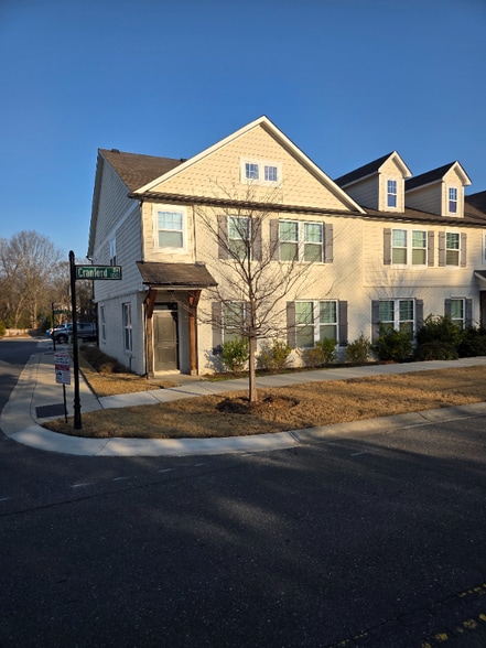 Building Photo - 111 Cranford Dr