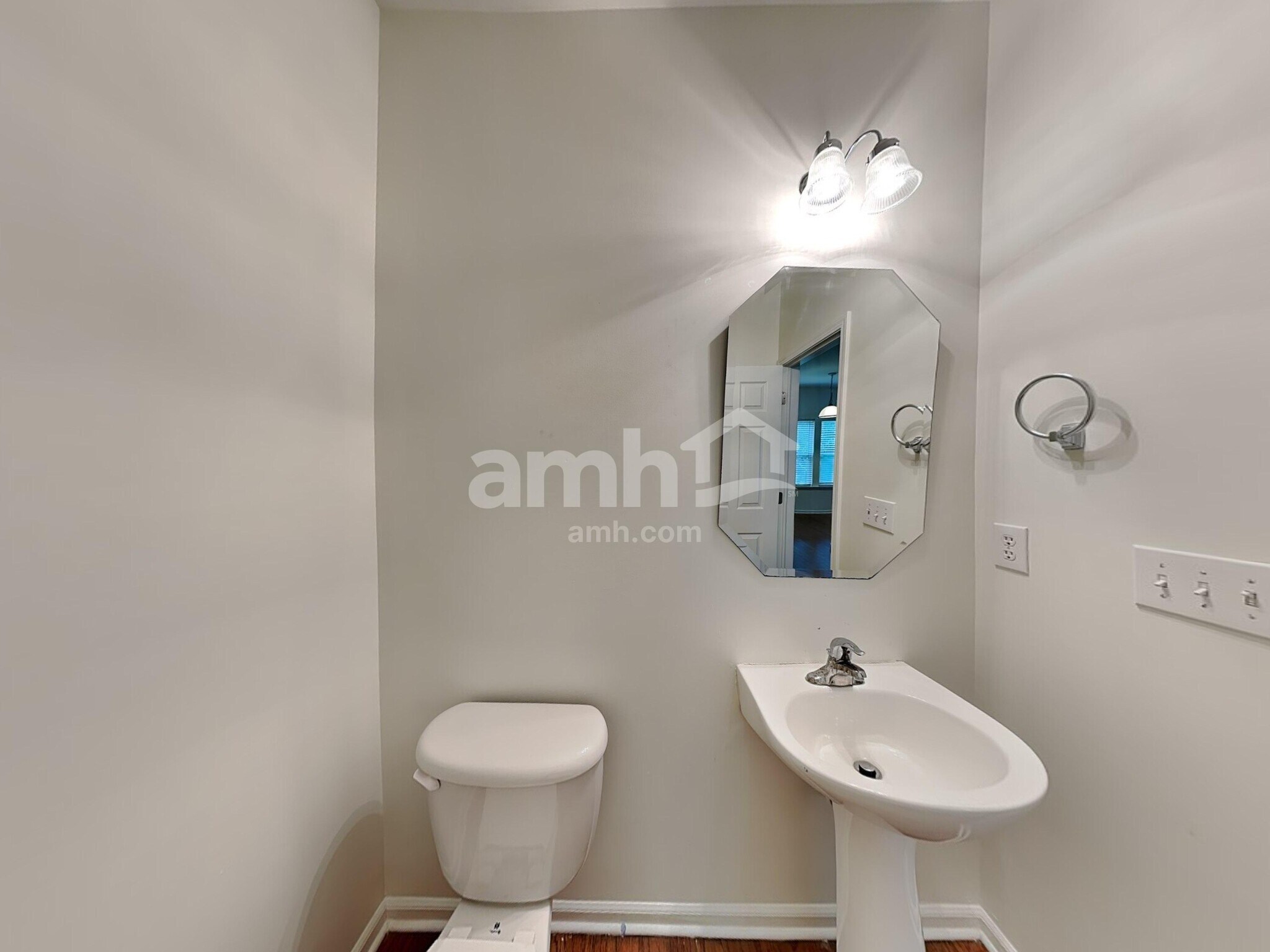 Building Photo - 14404 Waterlyn Dr