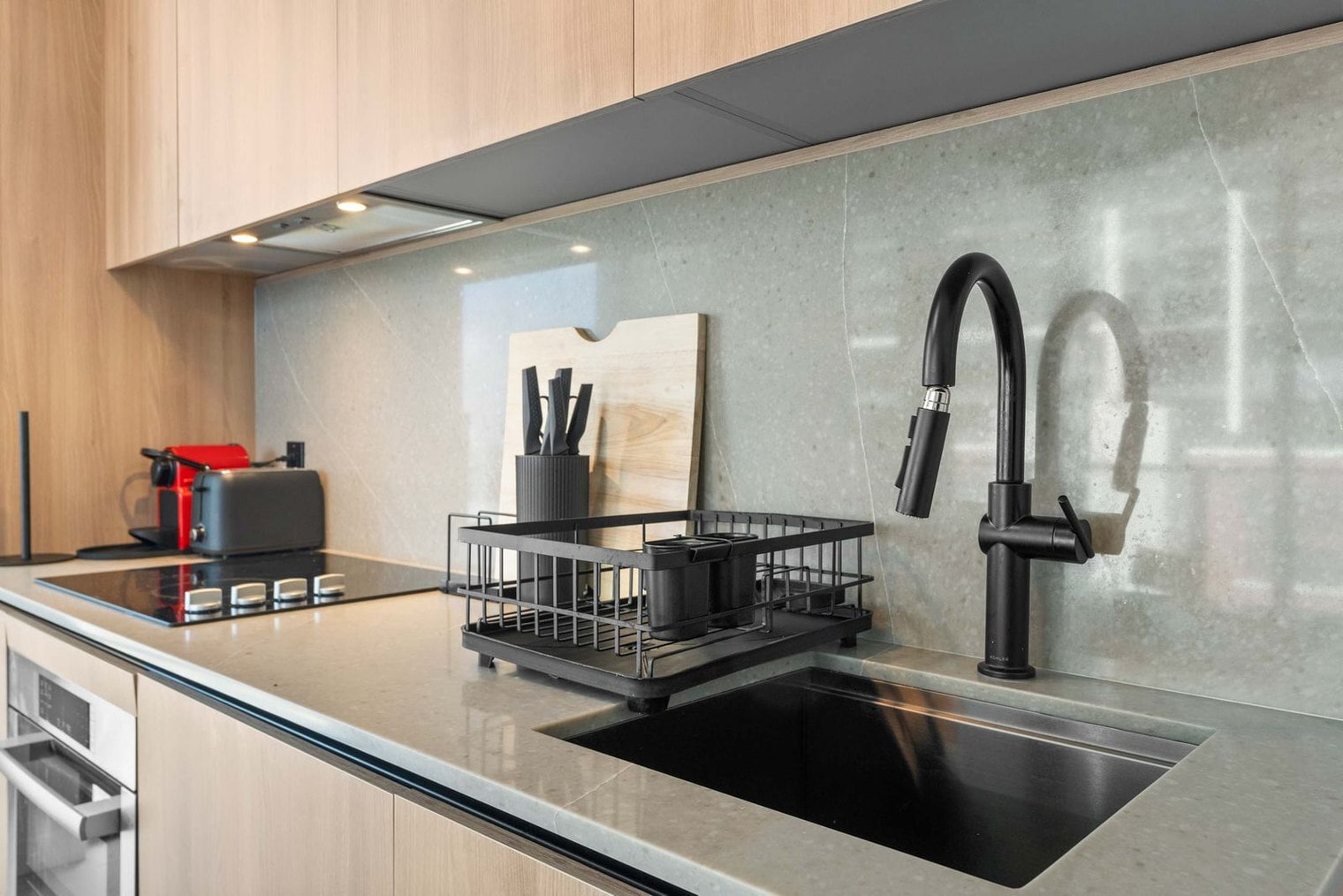 Building Photo - 121 NE 5th St