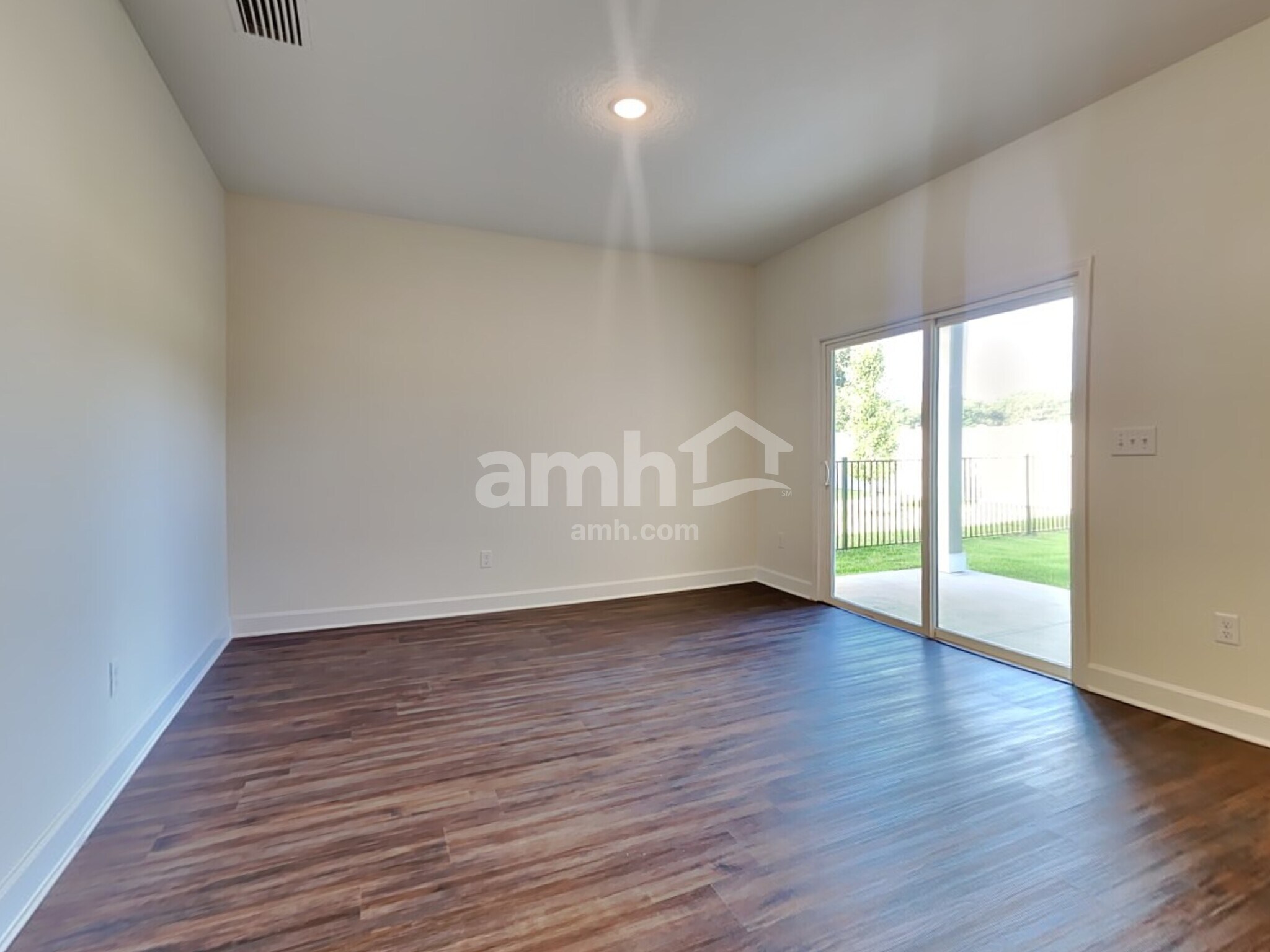 Building Photo - 1016 Tan Tara Trl