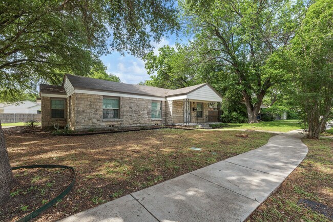 Building Photo - 4016 Winfield Ave
