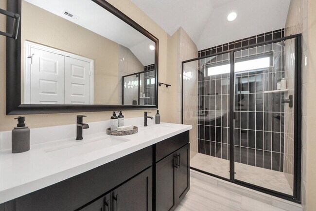 Building Photo - Revolution Way, Missouri City, TX 77489 - 3 BR 2.5 BA single-family home