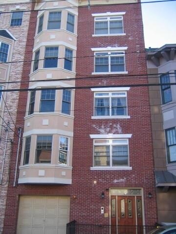 Primary Photo - 126 Monroe St