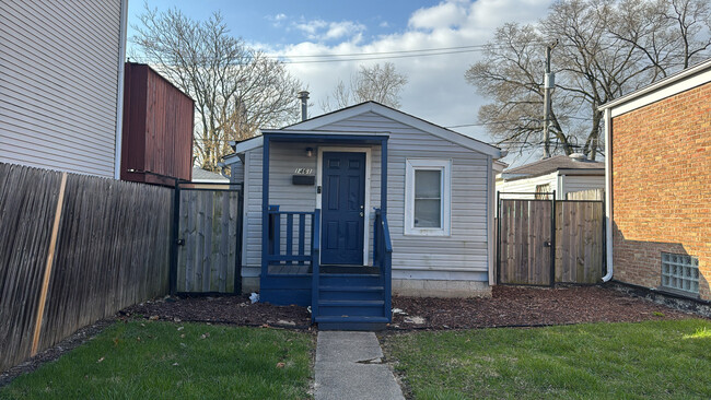 Building Photo - 1461 W 114th Pl
