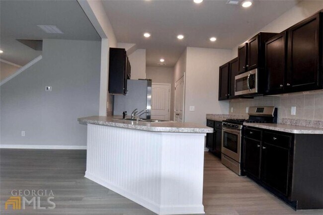 Building Photo - 296 Aimes Dr.