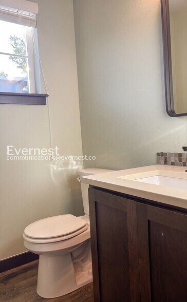 Building Photo - 129 SW 185th Ln