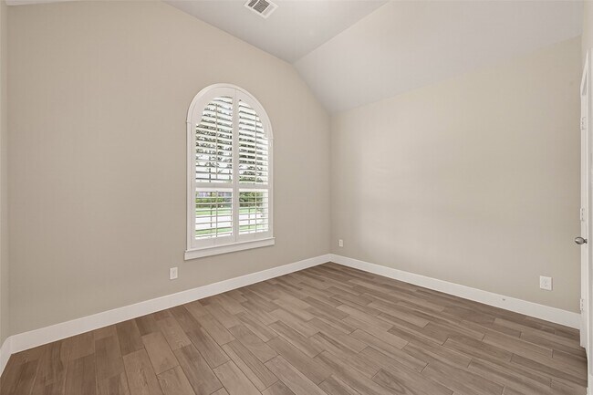 Building Photo - 2619 Lilac Point Ln