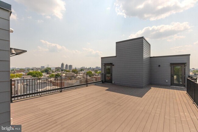 Building Photo - 1421-23-1423 E Columbia Ave