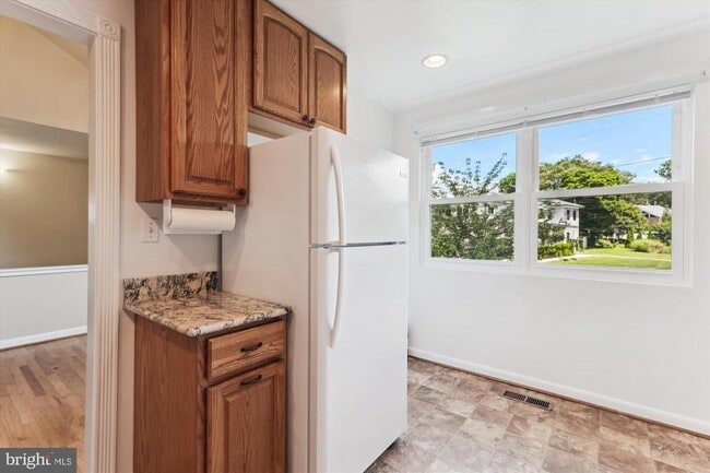 Building Photo - 6916 Southridge Dr
