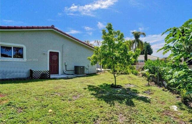 Building Photo - 11280 NW 40th St