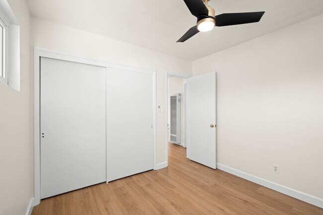 Building Photo - 4423 Mississippi St
