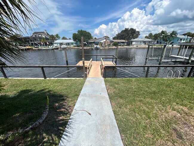 Building Photo - 4149 Floramar Ter