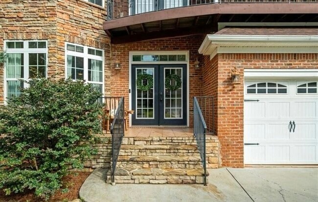 Building Photo - 164 Greenview Dr