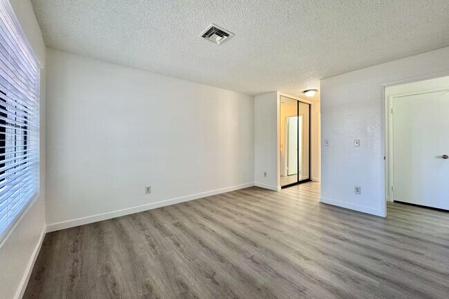Building Photo - 4724 Nara Vista Way