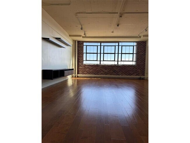 Building Photo - 2929 Chicago Ave