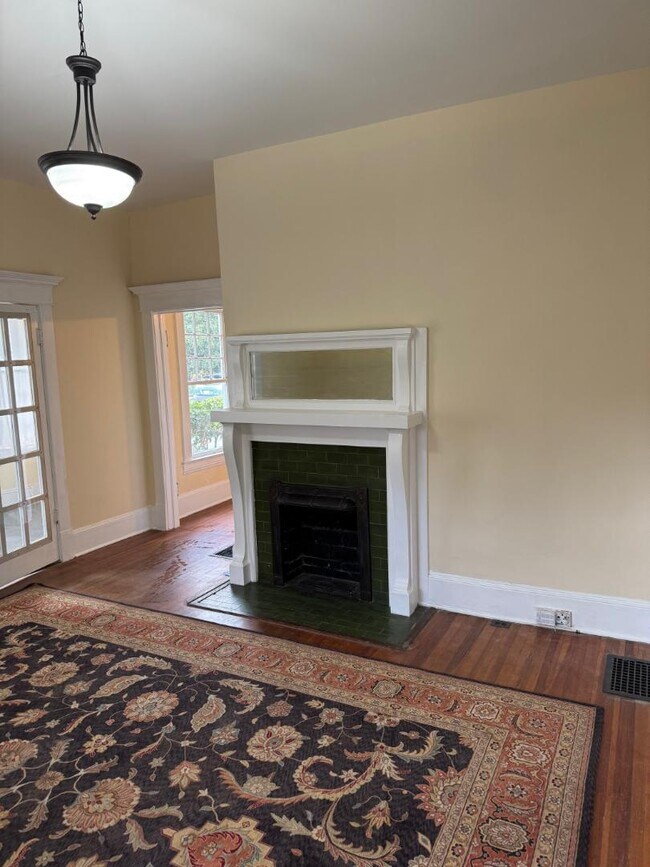 Building Photo - 1533 W Northwest Blvd