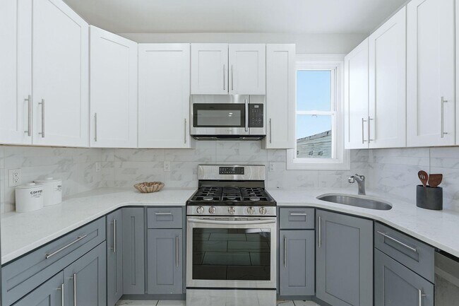 Building Photo - 23 Randolph Ave