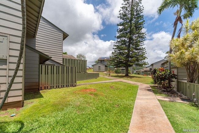 Building Photo - 2bd/1ba/2 parking townhome in Makakilo Hale 1