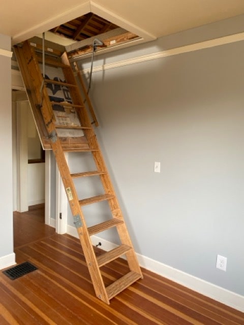 Building Photo - 5844 NE 12th Ave