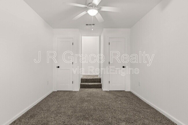 Building Photo - 2317 Maple Ave